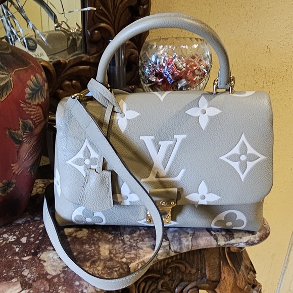 Louis Vuitton Empreinte Monogram Giant Madeline MM in Dove Grey - Picture 14 of 16